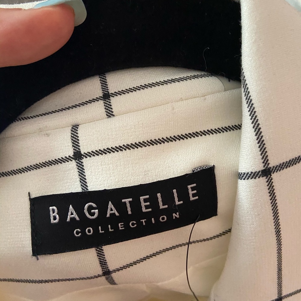 White pattern blazer - Picture 3 of 3